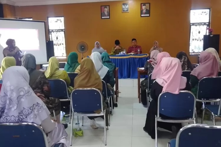 Disdikpora Rohul Beri Sosialisasi Makanan Sehat